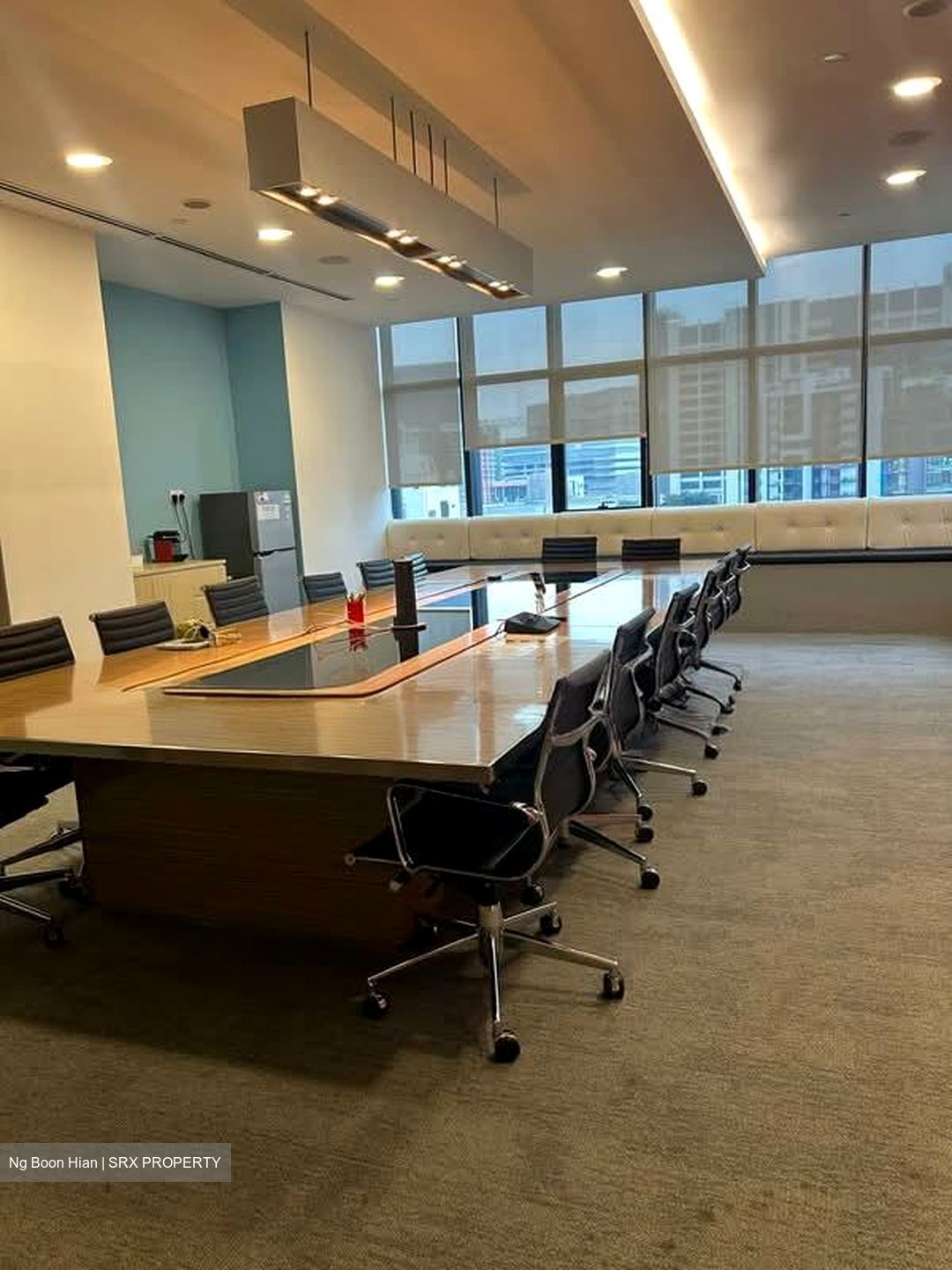 Zhongshan Mall (D12), Office #560602961